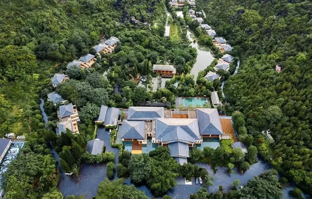 贵州省安顺市镇宁县观瀑园苗医药森林康养基地