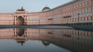 The cover image shows point-to-point transmission of DWDM.