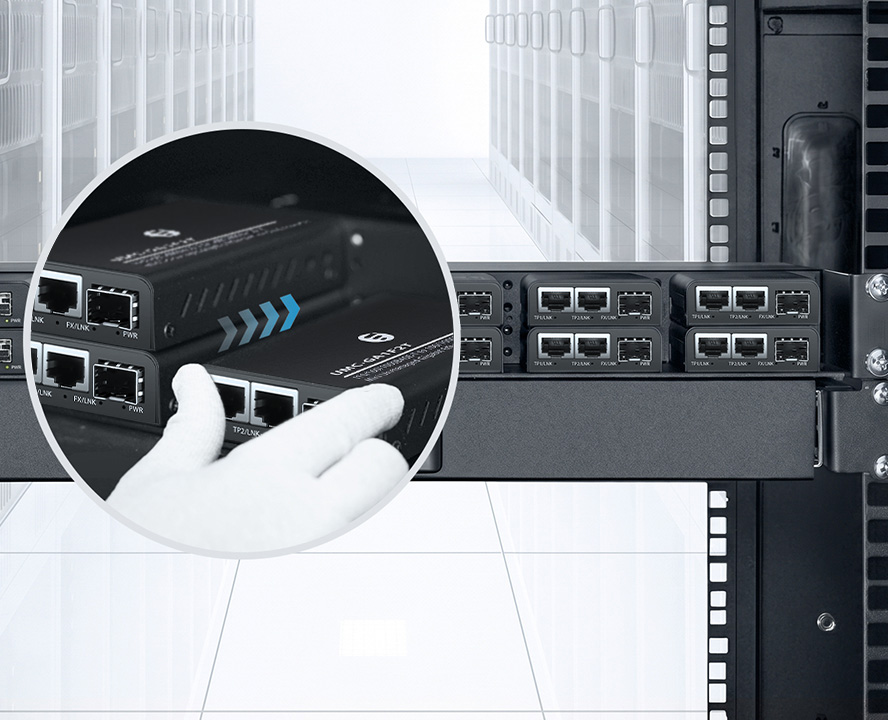 Mini Unmanaged 10/100/1000 Base-T RJ45 to 1000Base-T SFP media