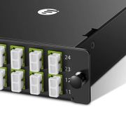Cassette FHD® MTP®-LC, OM5 Multimode, Type A, 24 Fibres, 2 x MTP®-12 (Mâle) vers 12 x LC Duplex, 0,35 dB Max. Cette image concerne FHD-2MTP12LCDOM5A.