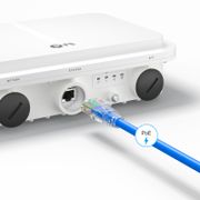 Punto de acceso exterior Wi-Fi 6 802.11ax 2400 Mbps administrado en la nube, AP-T567, itinerancia continua y 2x2 MU-MIMO dos radios, antena direccional incorporada, administrable vía Airware, controlador o independiente (sin inyector PoE) Esta imagen trata sobre AP-T567.