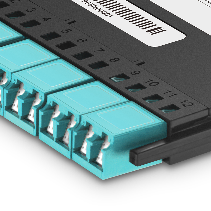 RM4U1922VBK | Hammond Boîtier de bureau 19'', Montage sur rack, 4U
