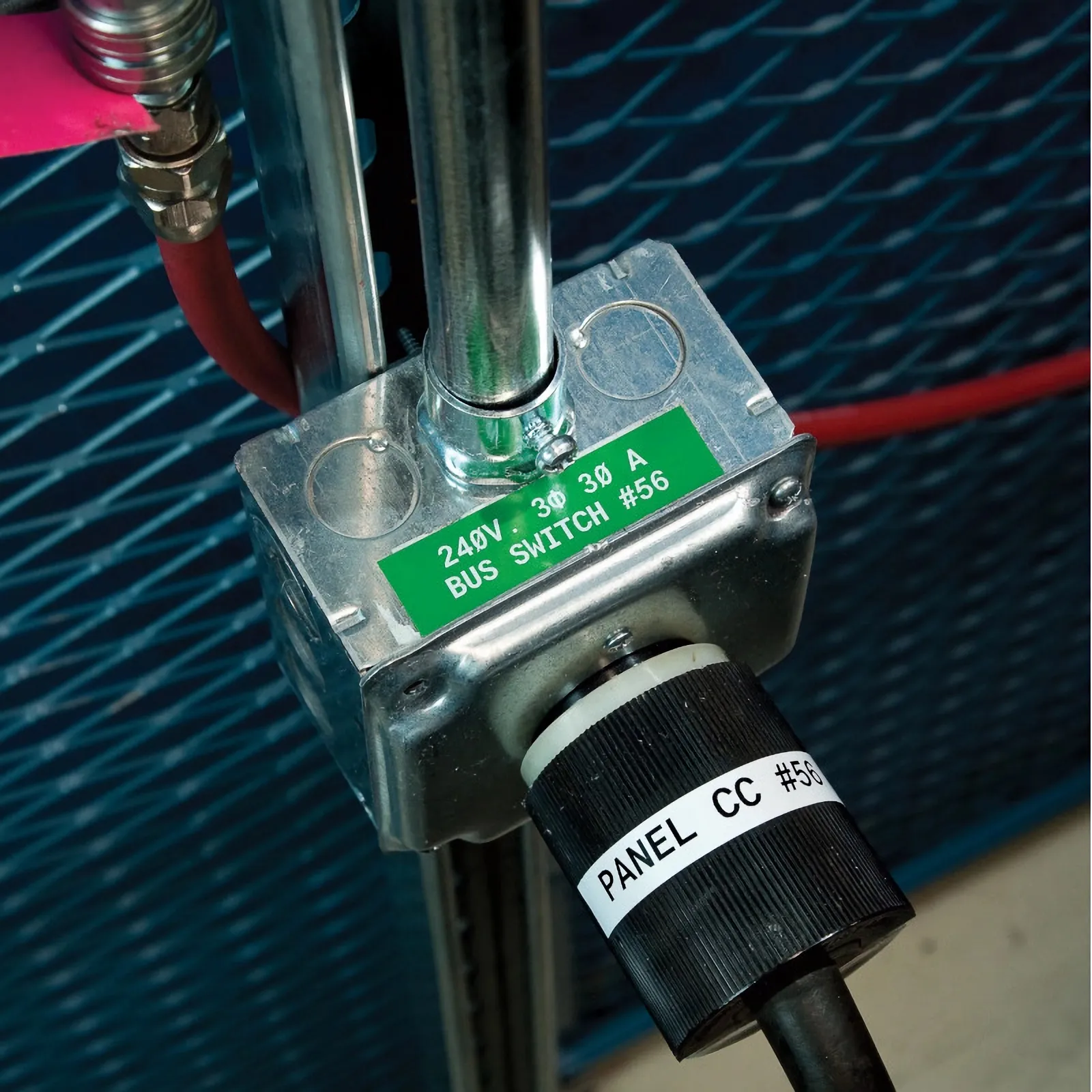 Esta imagen trata sobre M21-375-595-GN.