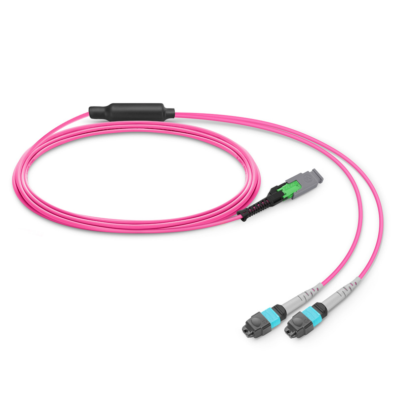 Câble breakout MMC-16 APC vers 2 x MTP-8 UPC, 16 fibres, OM4, polarité jumper, 1m (3ft)