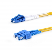 LWL-Patchkabel, 1m (3ft) LC UPC auf SC UPC Duplex OS2 Singlemode PVC (OFNR) 2.0mm Dieses Bild handelt von SMLCSCDX.
