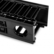 Organizador vertical en plástico 45U 4.9" para cables de una sola cara, (2) secciones de 22.5U con cubierta Esta imagen trata sobre CMV-SFD45U5W.