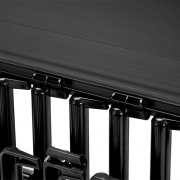 Organizador vertical en plástico 45U 4.9" para cables de una sola cara, (2) secciones de 22.5U con cubierta Esta imagen trata sobre CMV-SFD45U5W.