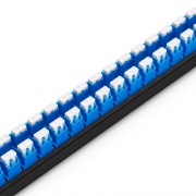 Panel de adaptadores FHU 1U 19'', 96 fibras OS2 monomodo, 48 x adaptador LC UPC Dúplex (azul), manga de cerámica Esta imagen trata sobre FHU-FPP96FLCHSMF.